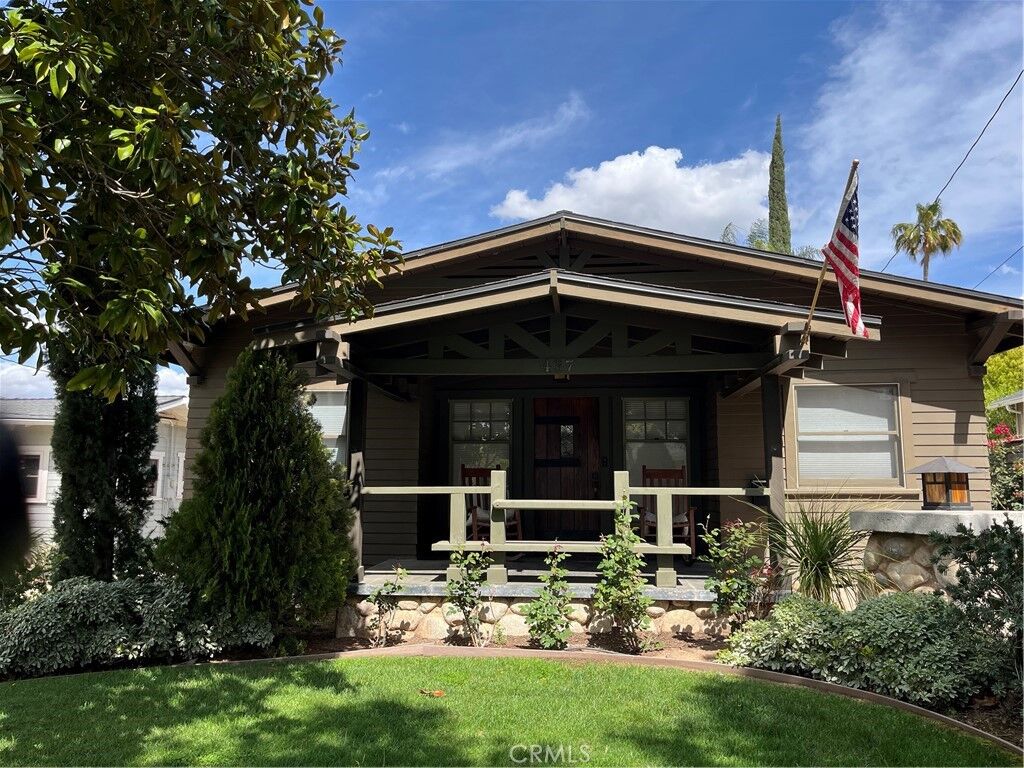 Property Photo: 437 Grant Street CA 92373
