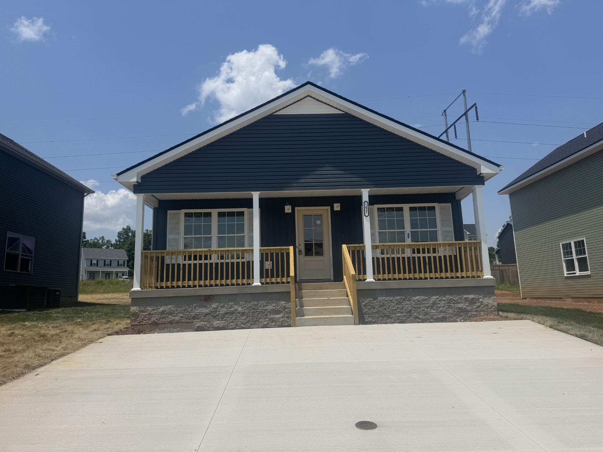 Property Photo: 1421 Isaiah Dr TN 37042