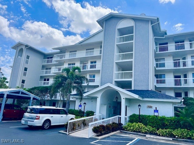 Property Photo: 340 Horse Creek Drive 307 FL 34110