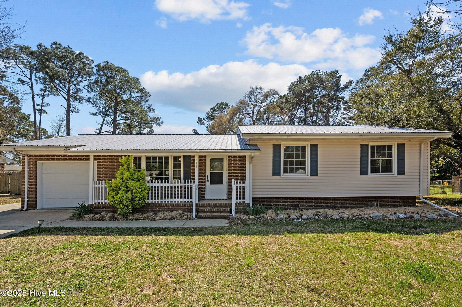 Property Photo:  514 Brynn Marr Road  NC 28546 