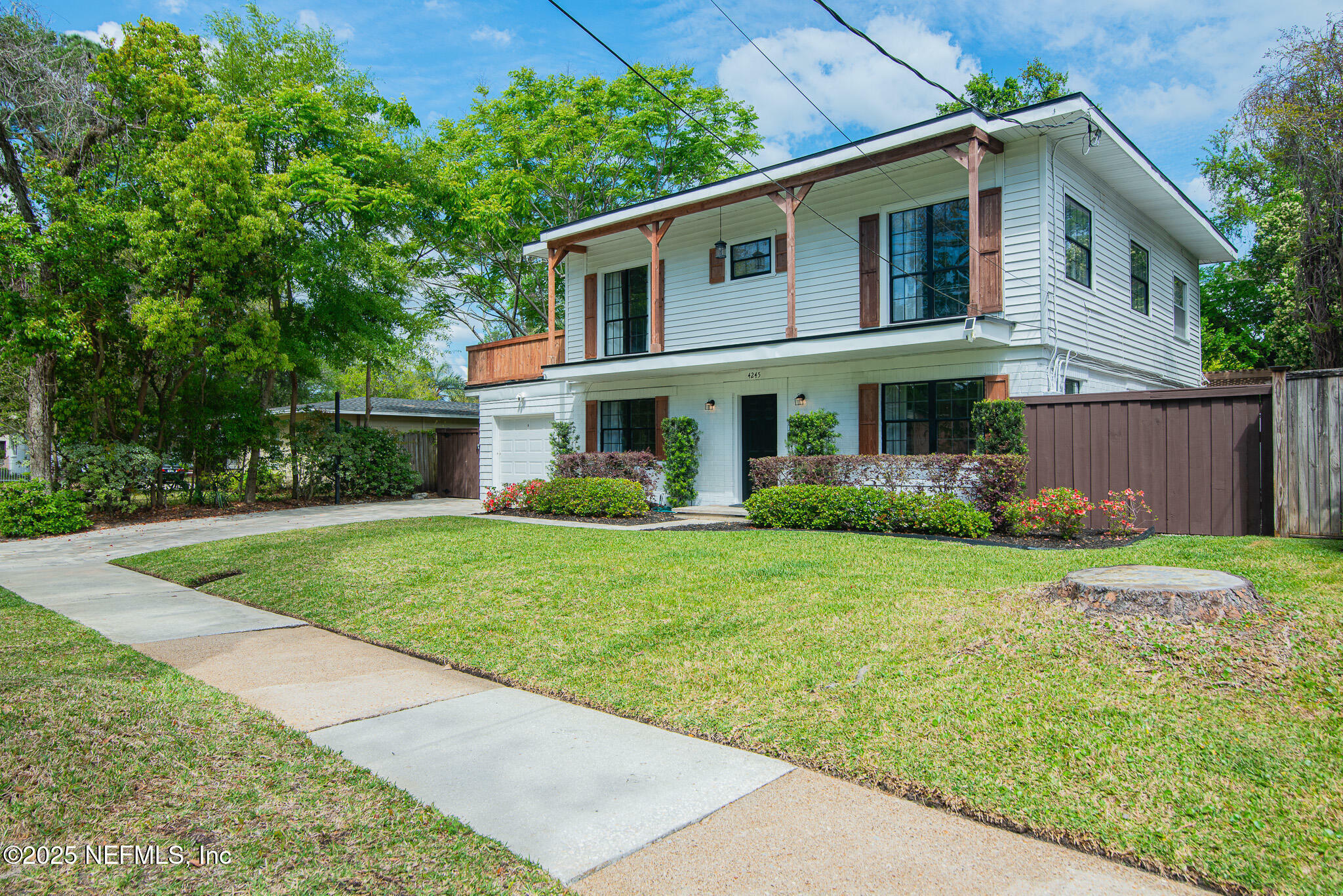 Property Photo: 4245 Davinci Avenue FL 32210