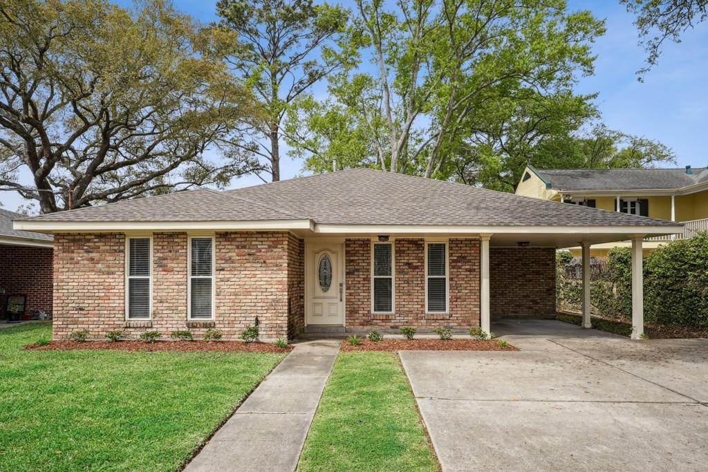 Property Photo: 336 Colonial Club Drive LA 70123
