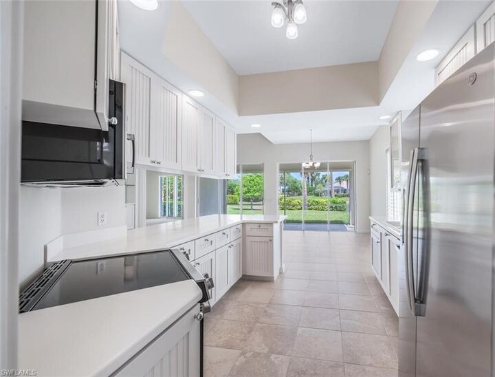 Property Photo: 8511 Alessandria Ct FL 34114