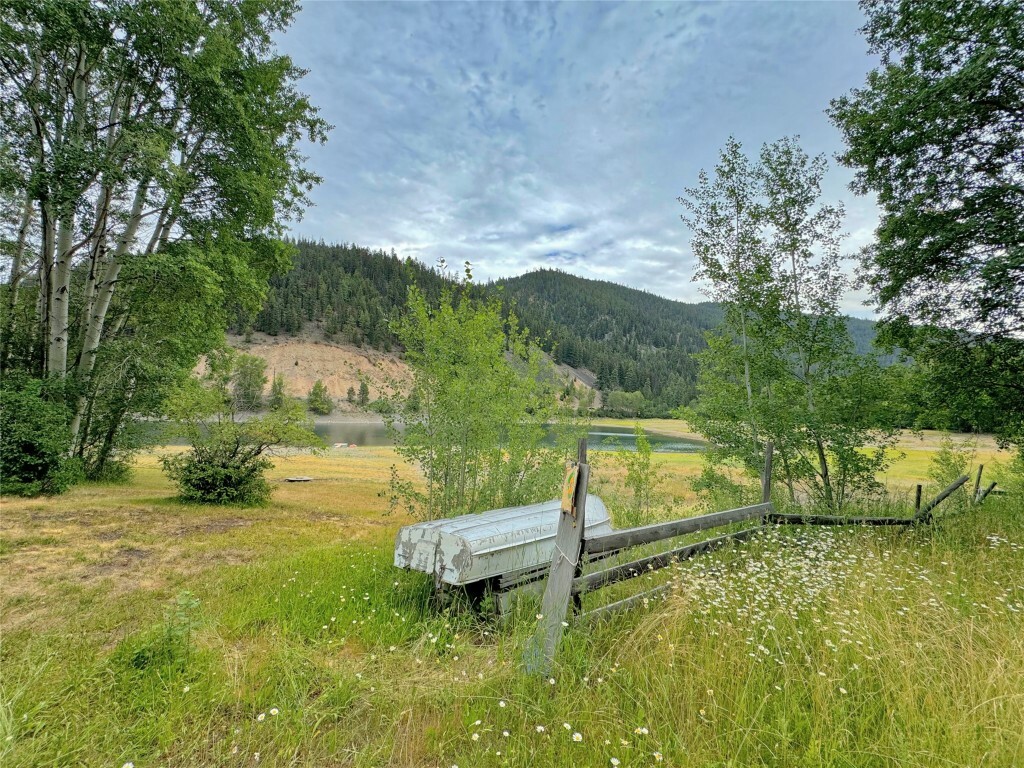 Property Photo: 2162 Highway 5A BC V0X 1W0