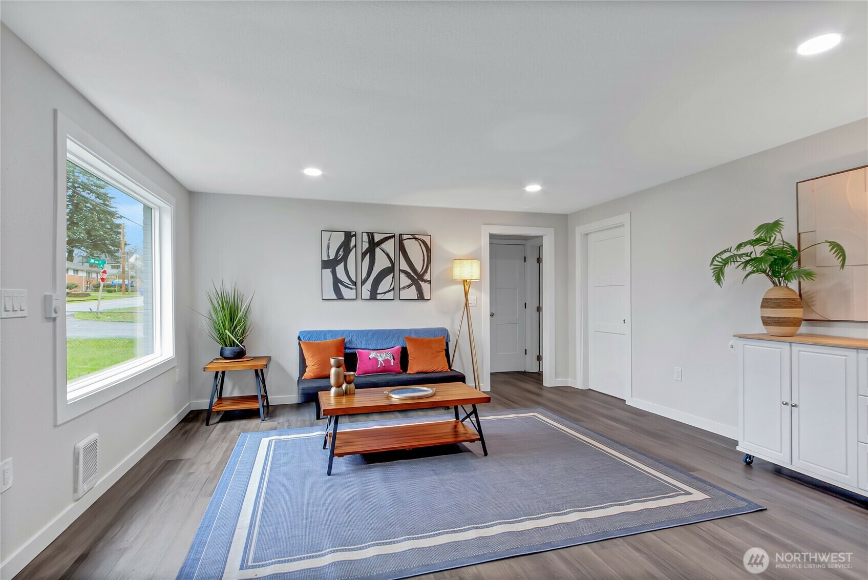 Property Photo: 2804 S 144th Street WA 98168