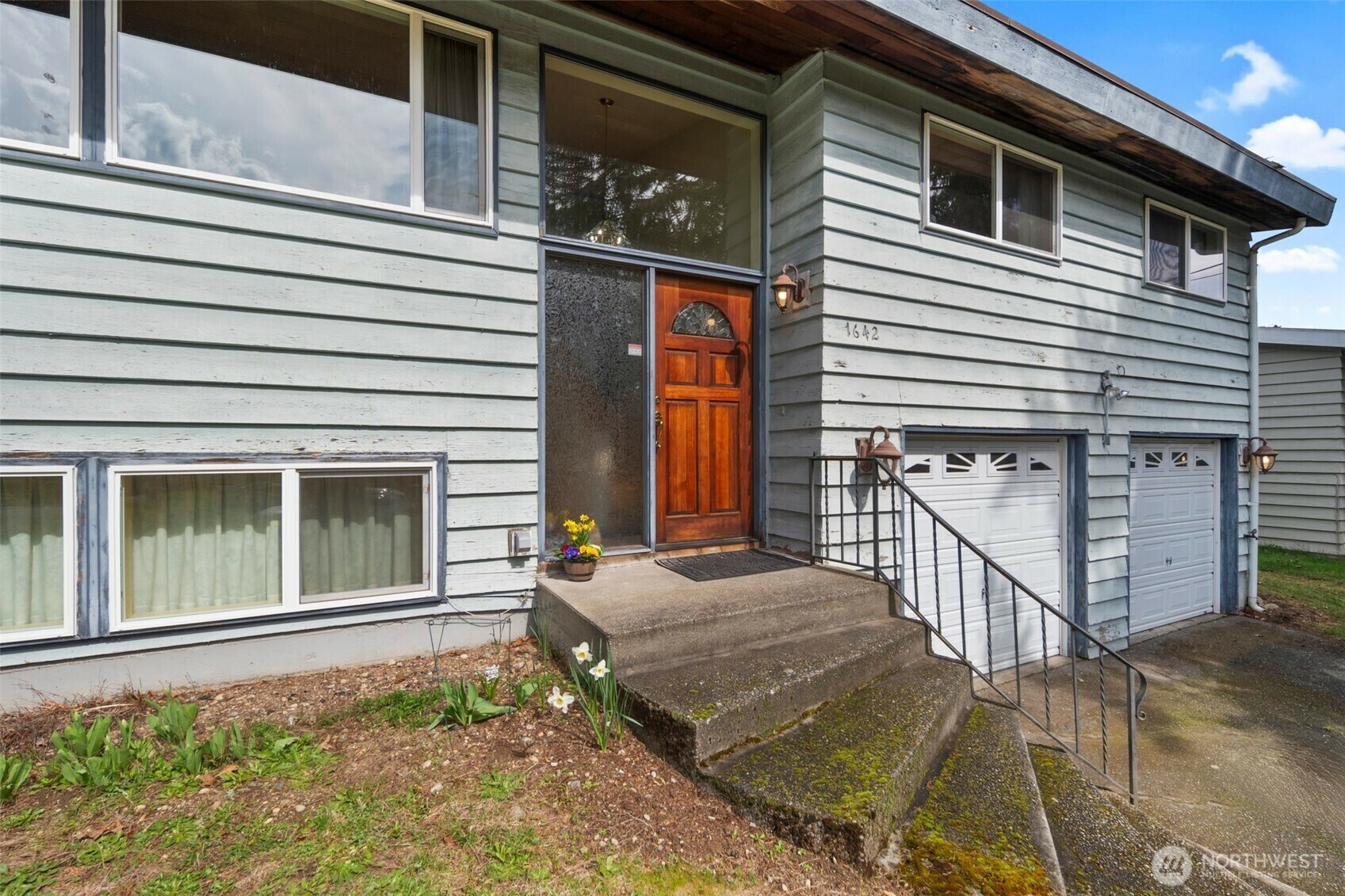 Property Photo: 1642 N 180th Street WA 98133