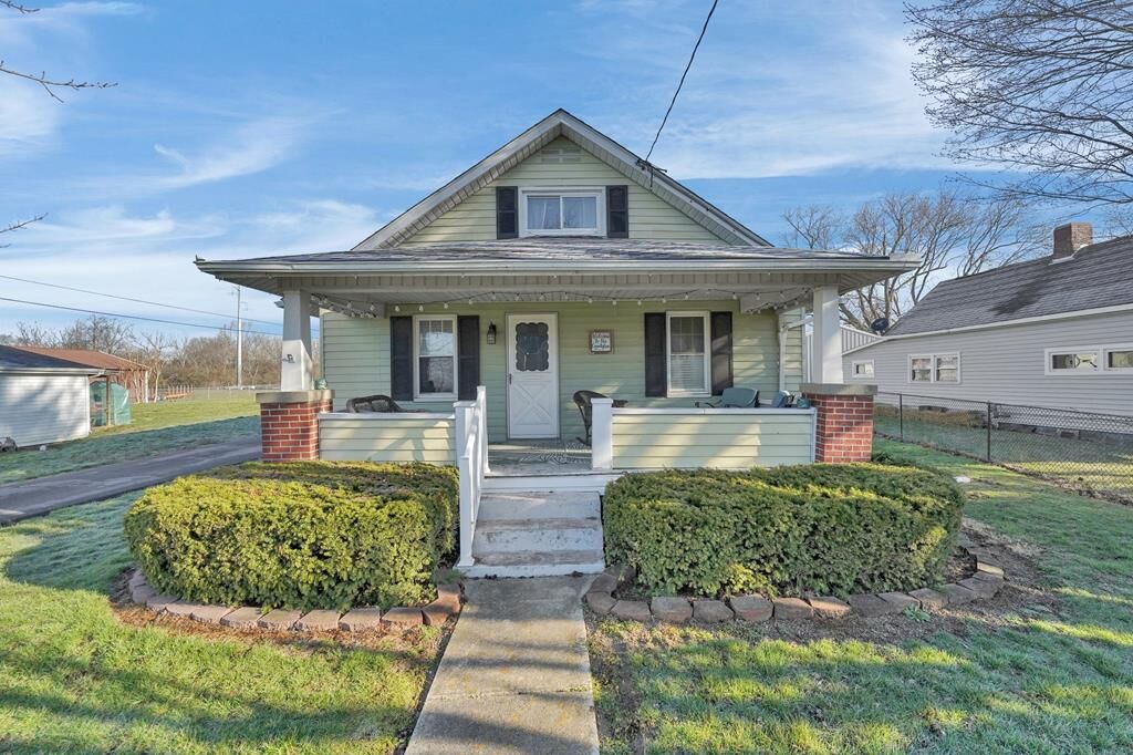 Property Photo: 186 Front Street OH 43145