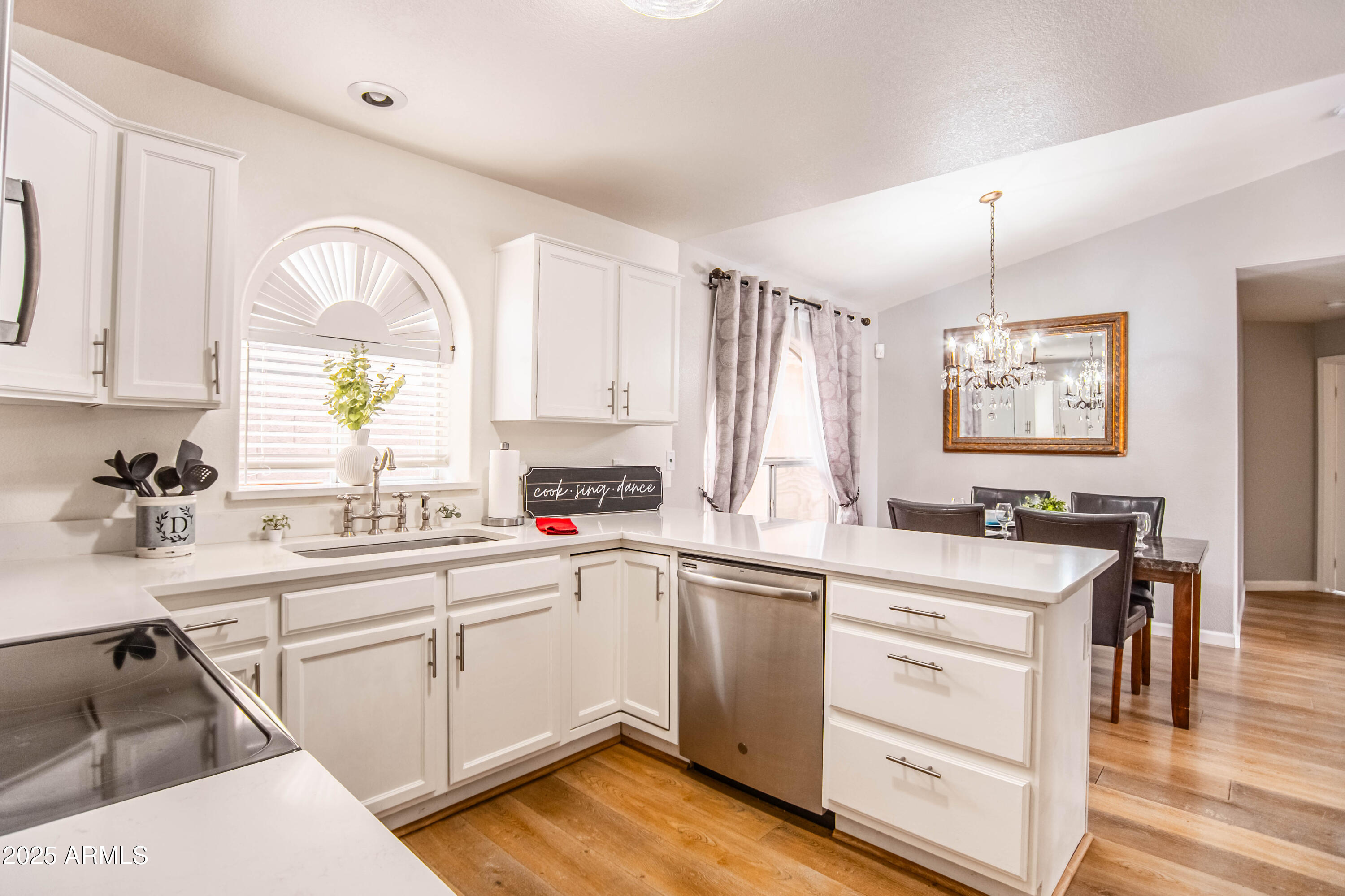 Property Photo:  910 W Redondo Drive  AZ 85233 