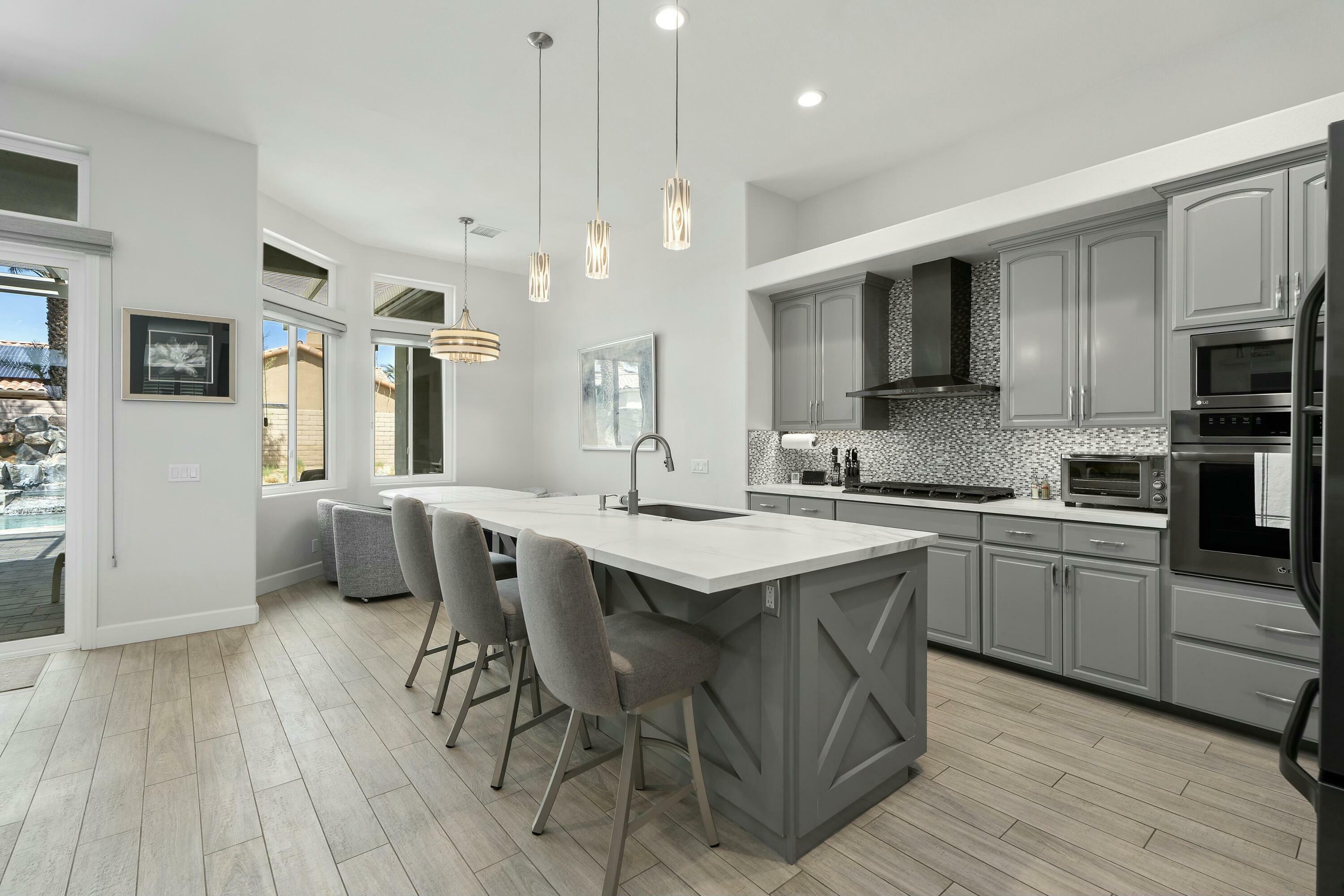 Property Photo: 6 Taylor Avenue CA 92260