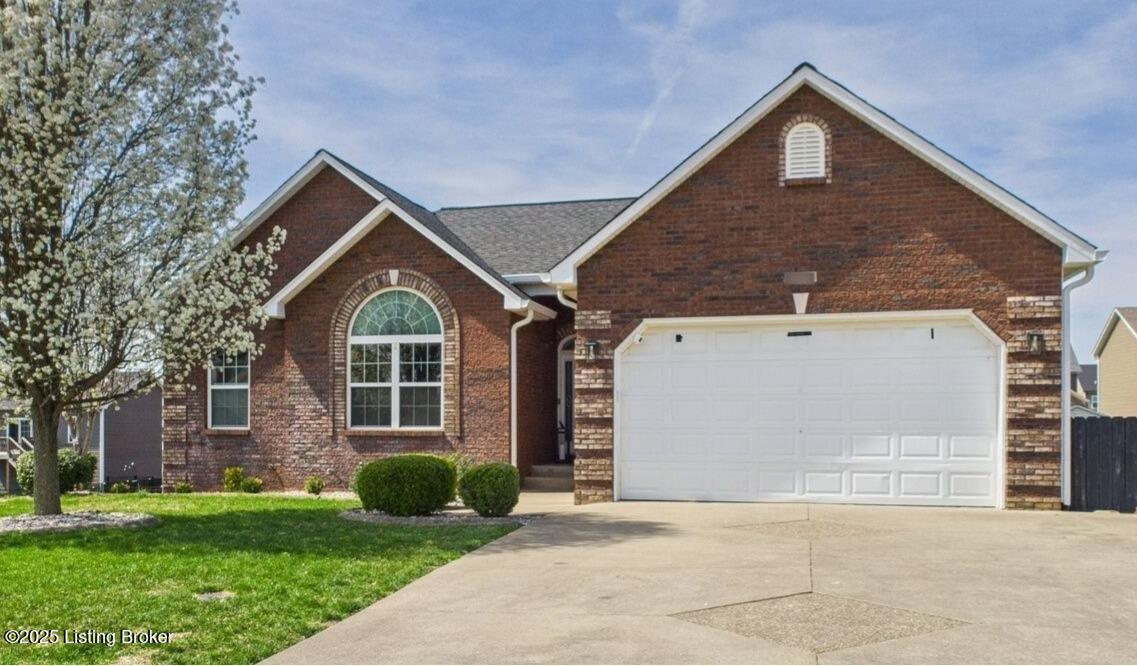 Property Photo: 115 McClendon Hills Ln KY 42701