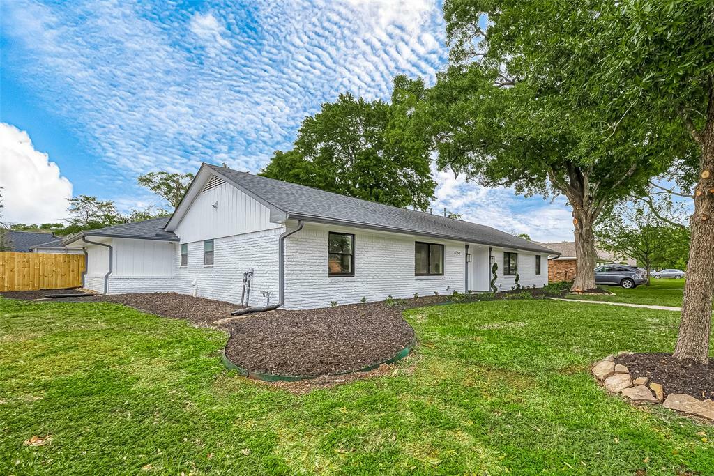 Property Photo: 6254 Locke Lane TX 77057