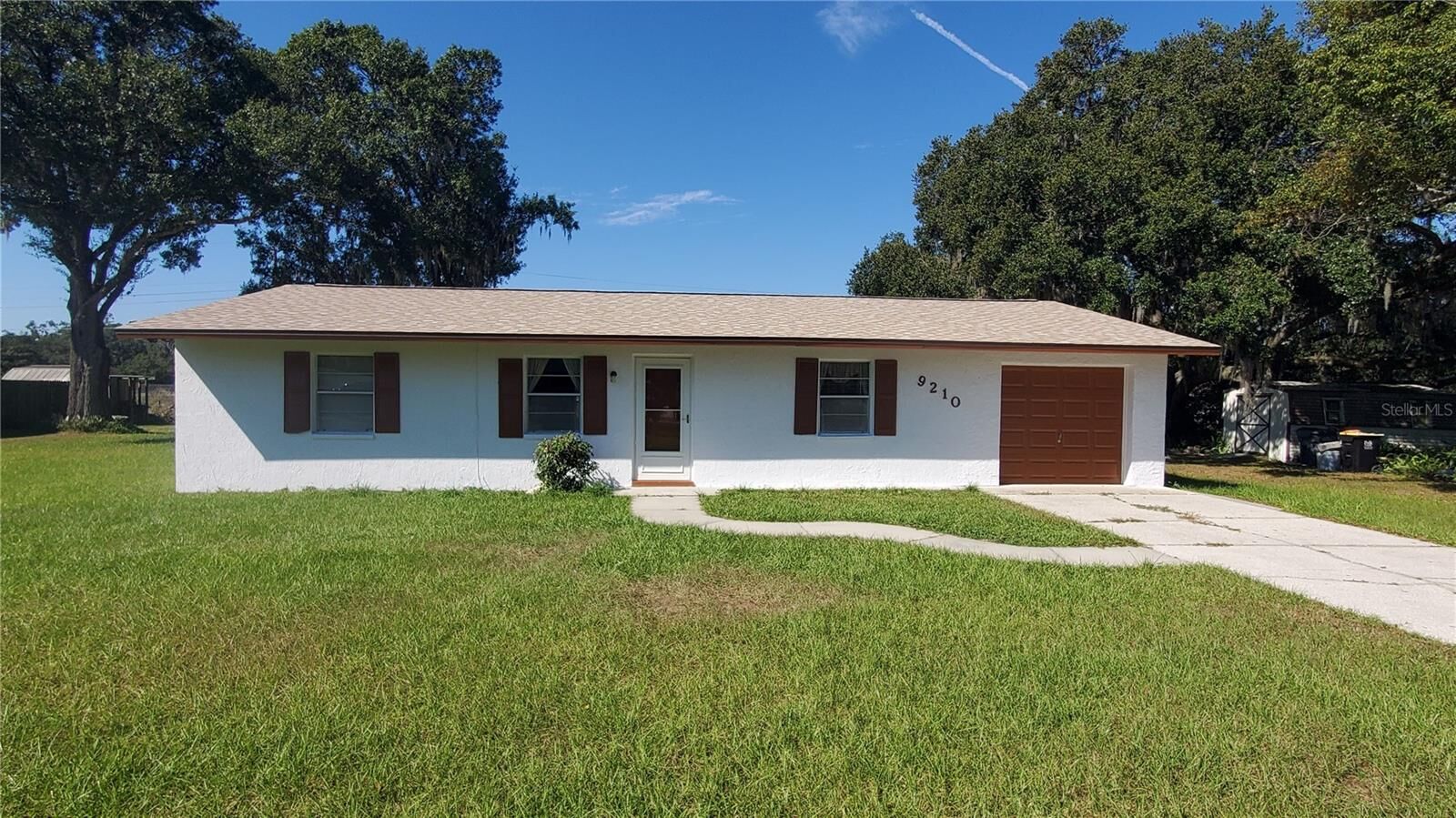 Property Photo: 9210 Lehall Square W FL 33810
