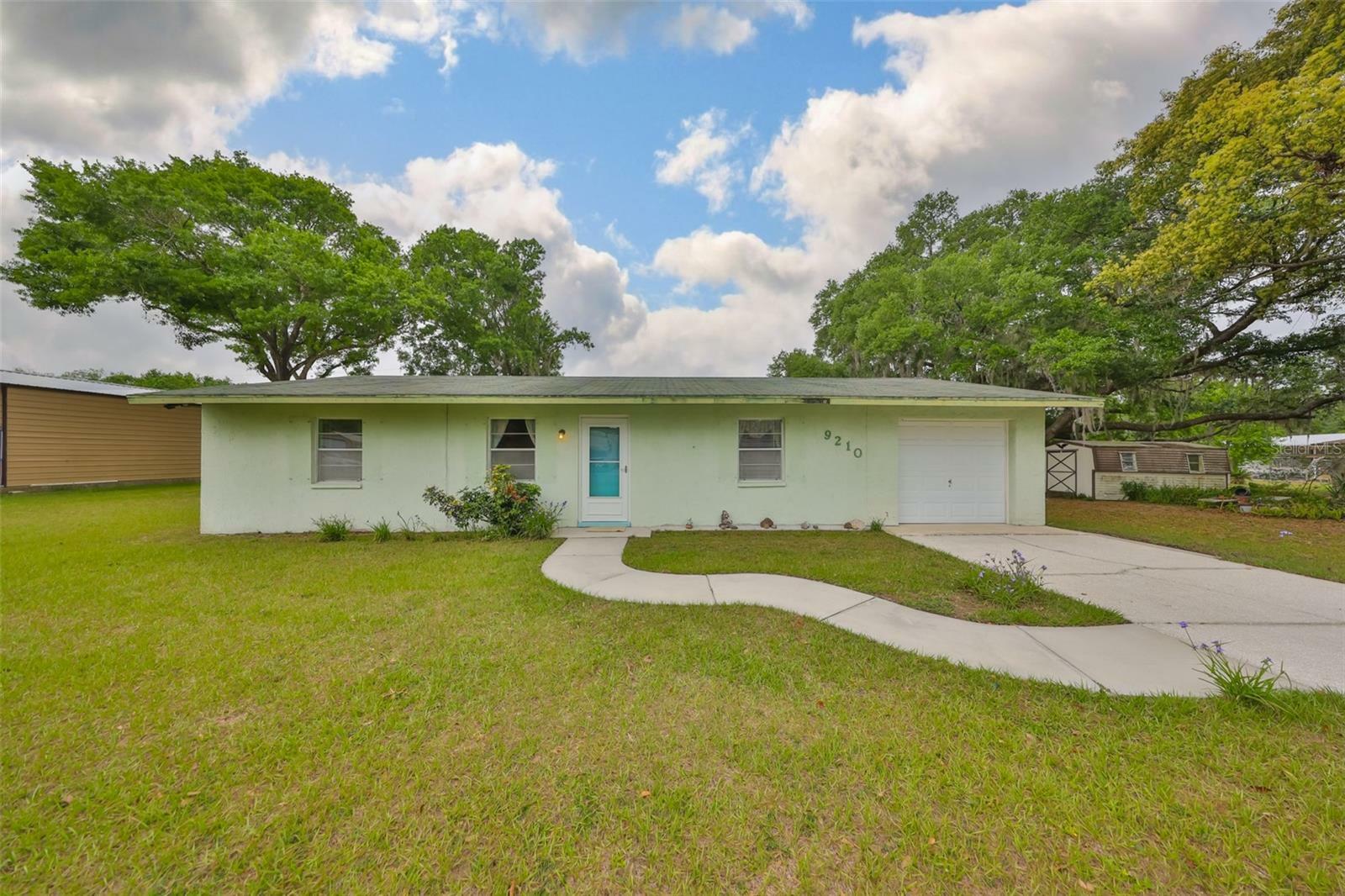 Property Photo: 9210 Lehall Square W FL 33810