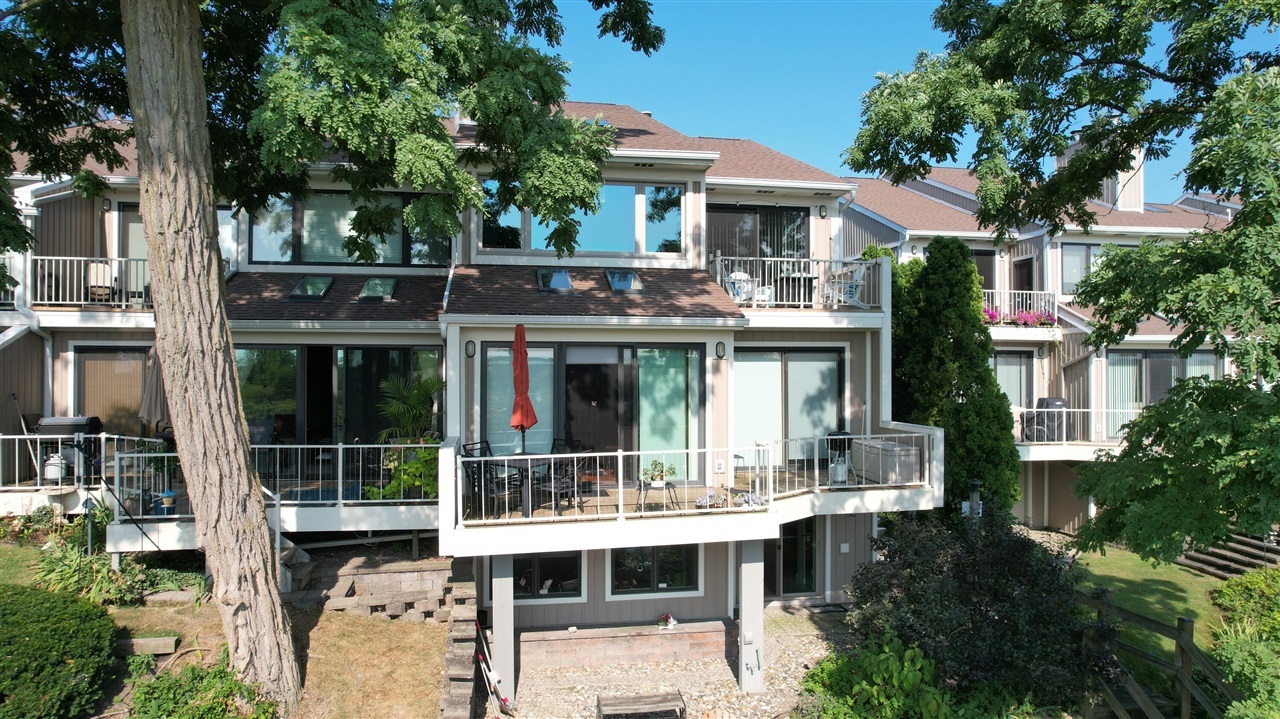 Property Photo: 201 Wayne Street MI 49085-1134