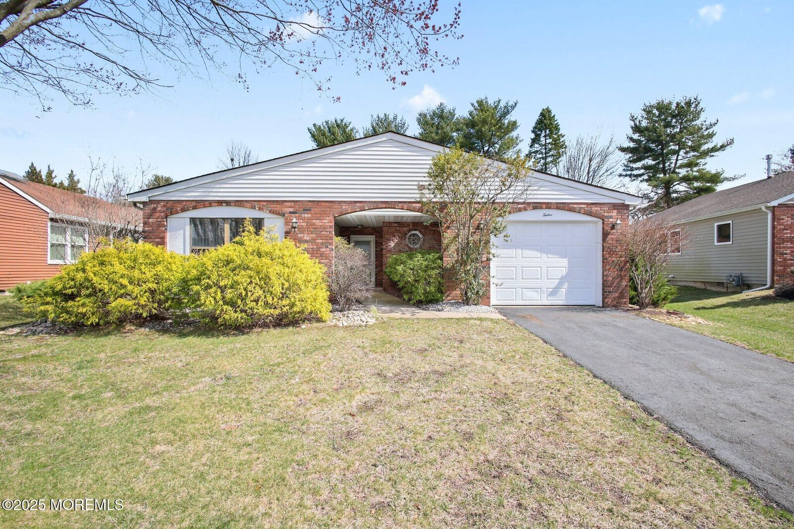 Property Photo:  12 Weston Court  NJ 07746 