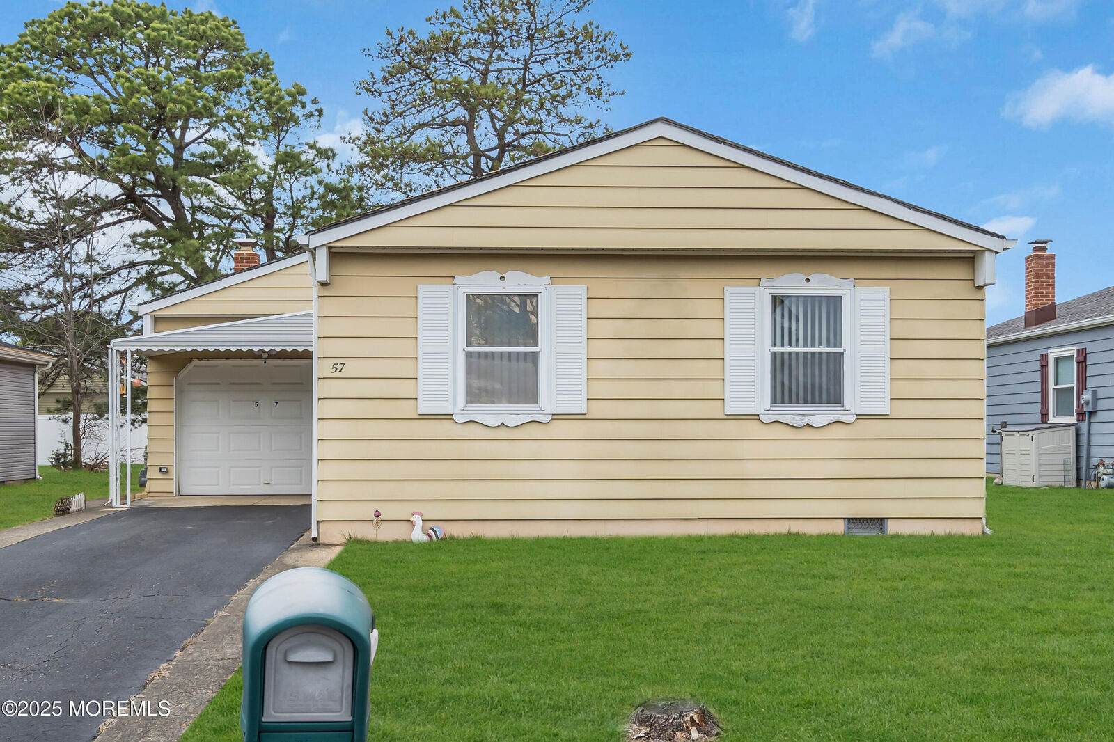 Property Photo:  57 Innsbruck Drive  NJ 08757 