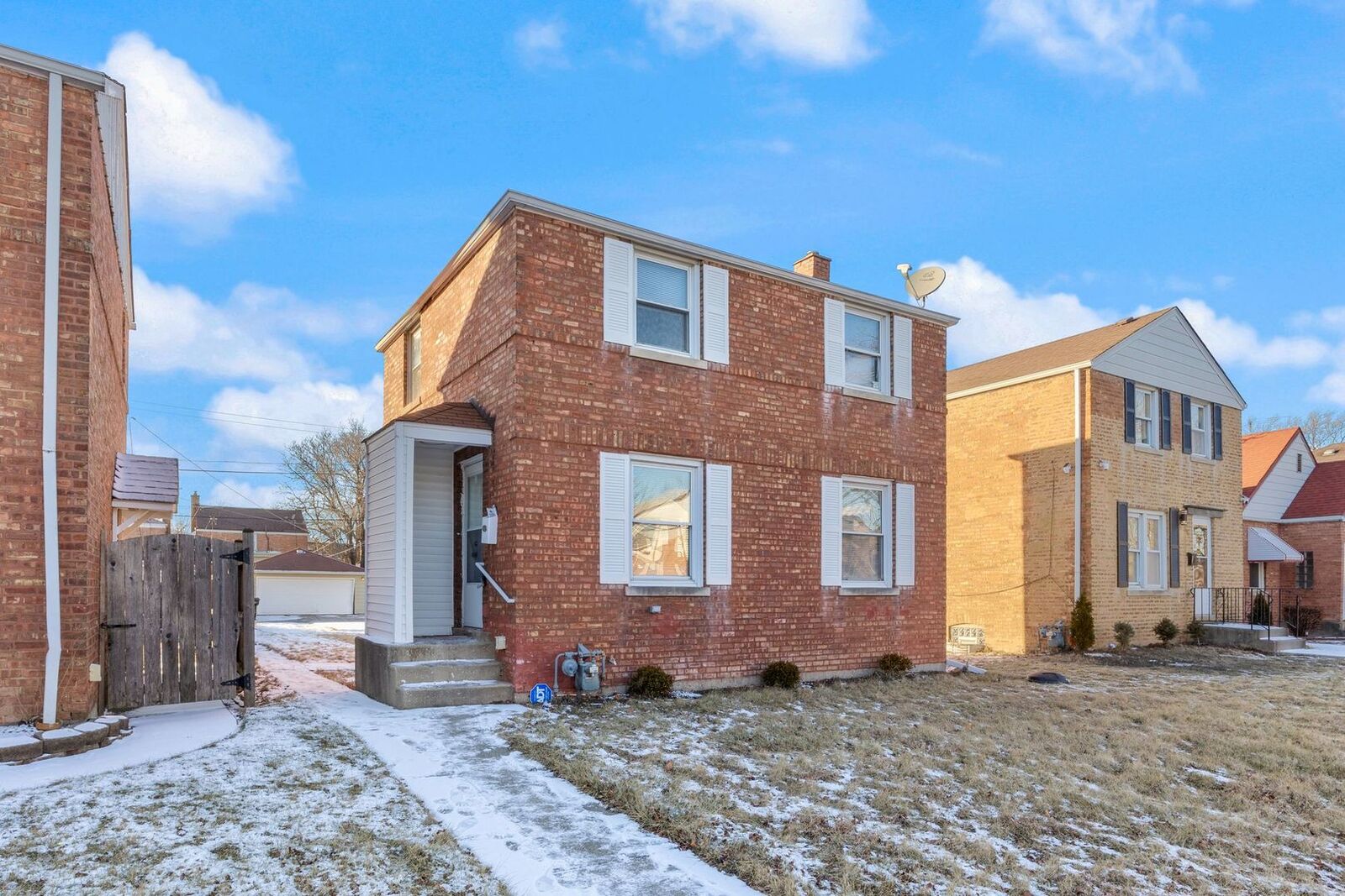 Property Photo:  2112 S 23rd Avenue  IL 60155 
