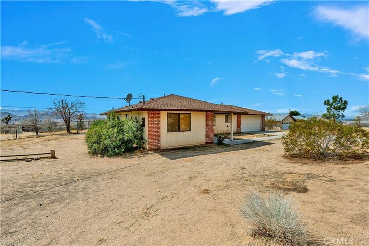 Property Photo: 24687 Shoshone Road CA 92307