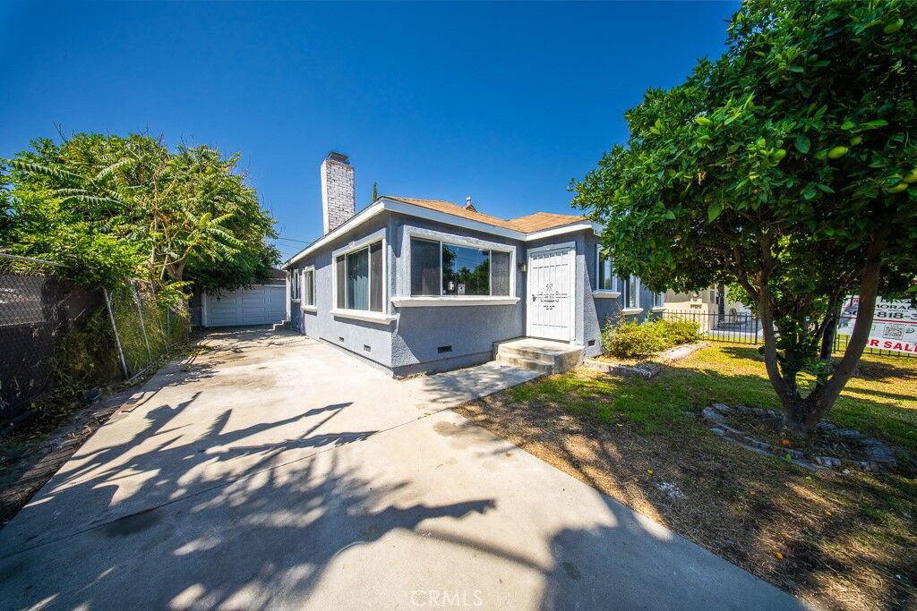 Property Photo:  843 W Brazil Street  CA 90220 