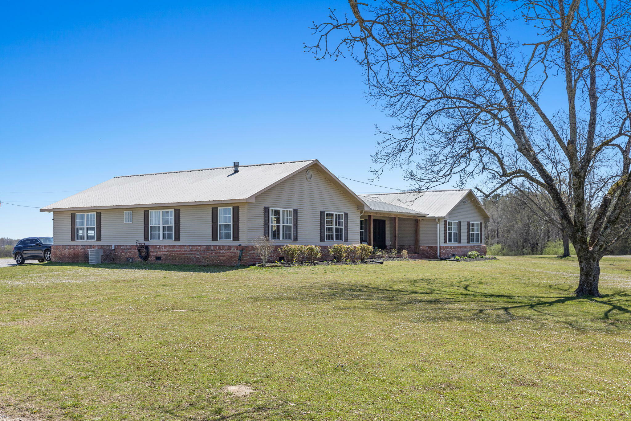 Property Photo: 260 County Road 417 MS 38849
