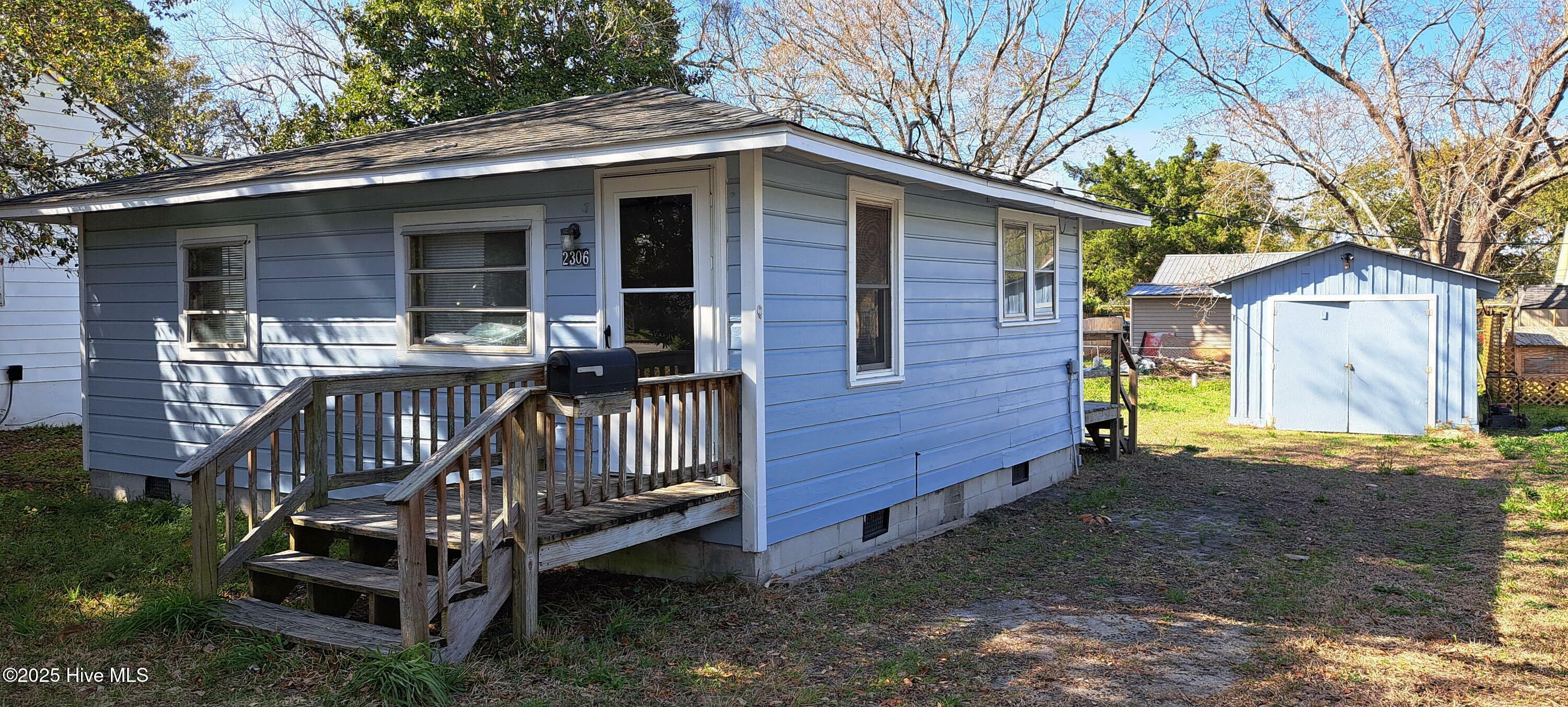 Property Photo:  2306 Bay Street  NC 28557 