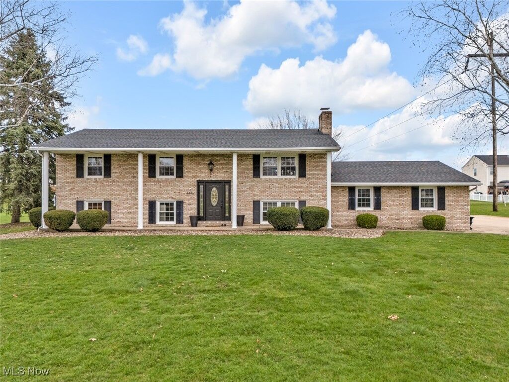 Property Photo: 4446 Shirlie Avenue SW OH 44646