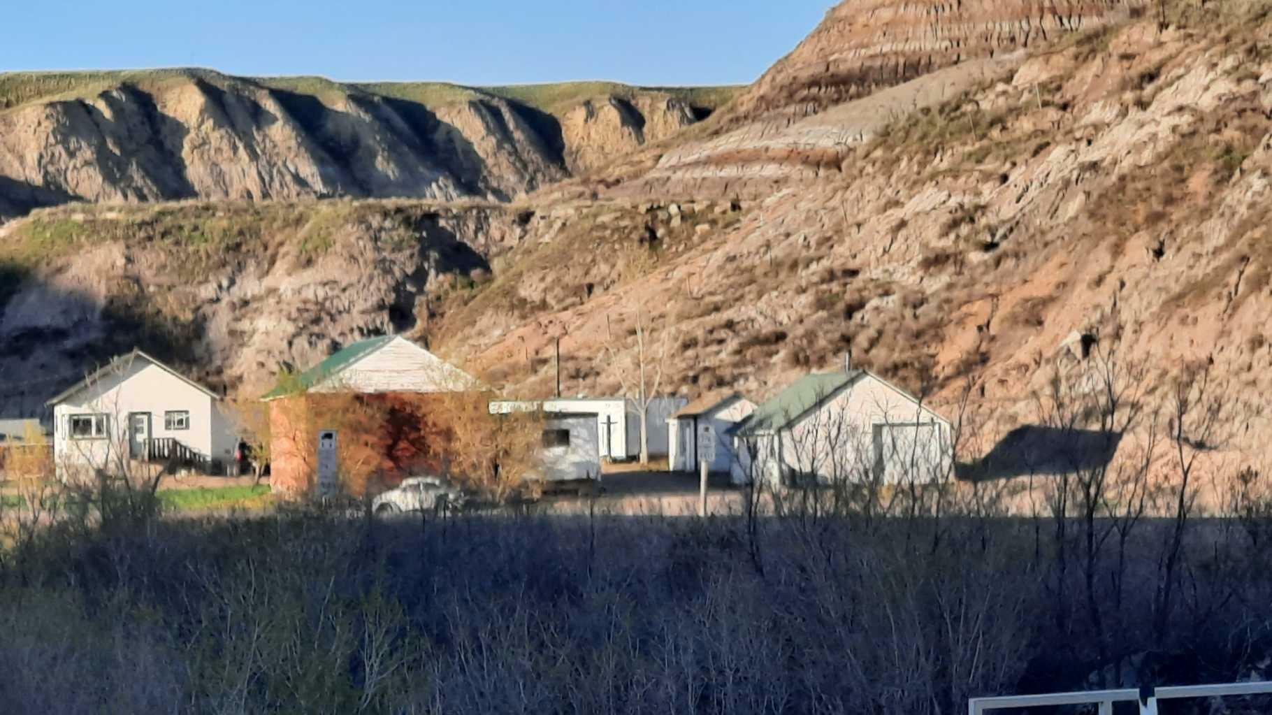 701 Secondary 576 Highway  Drumheller AB T0J 0Y0 photo