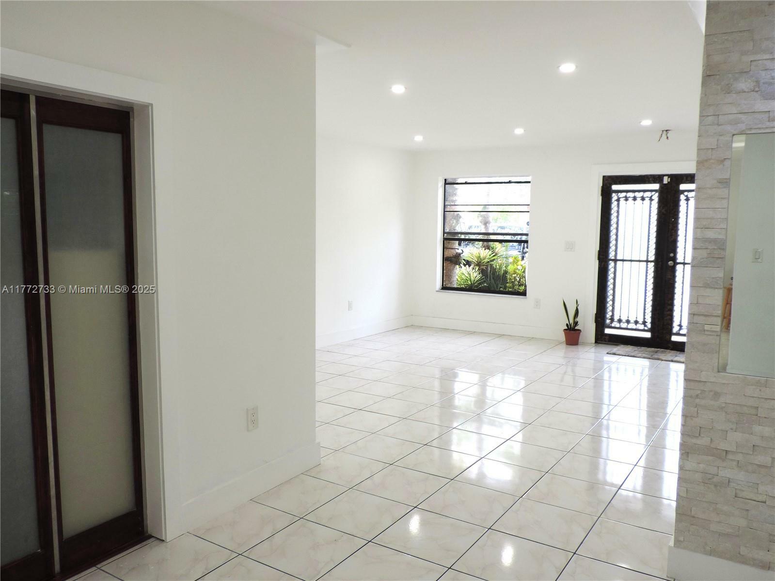Property Photo: 6230 SW 38th St FL 33155