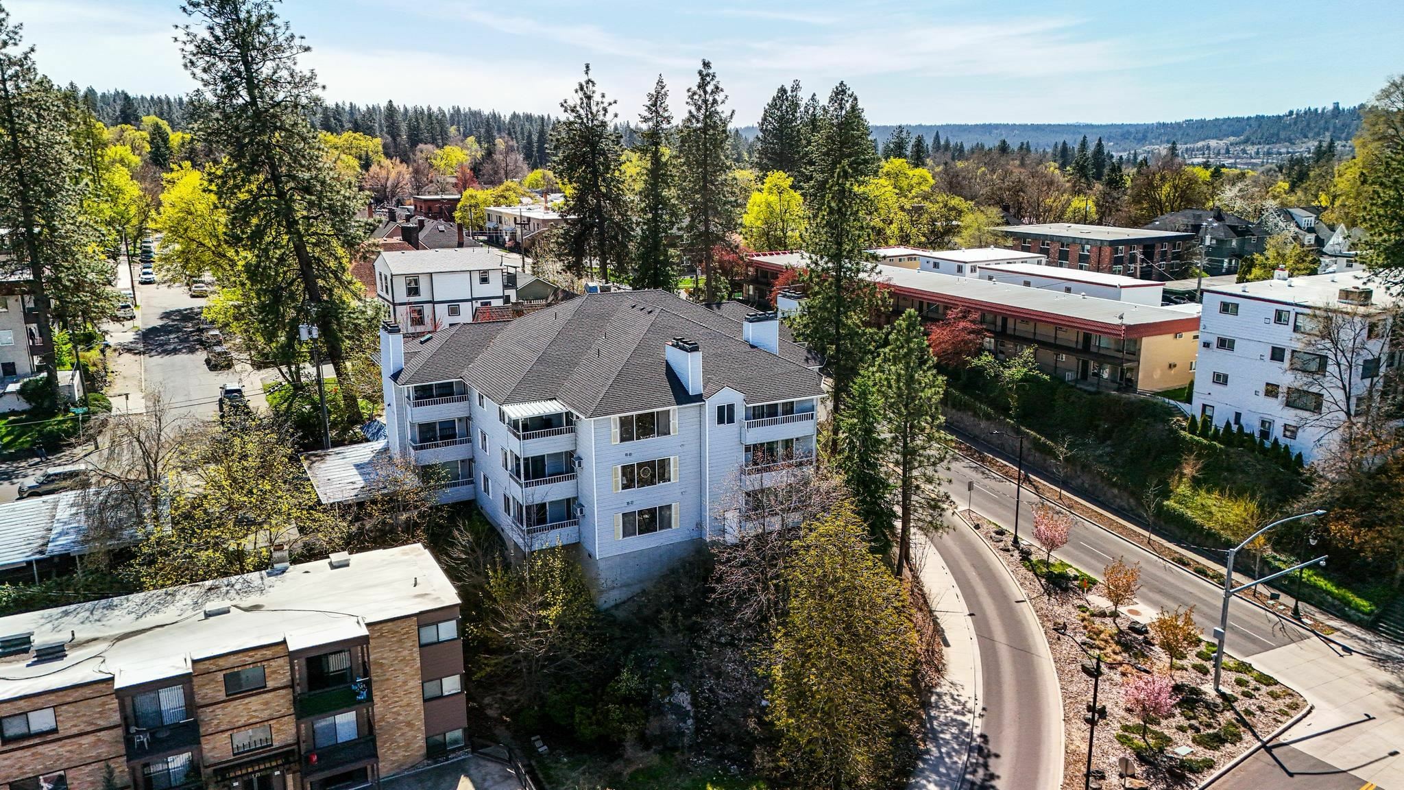 Property Photo: 912 W Lincoln Pl 301 WA 99204