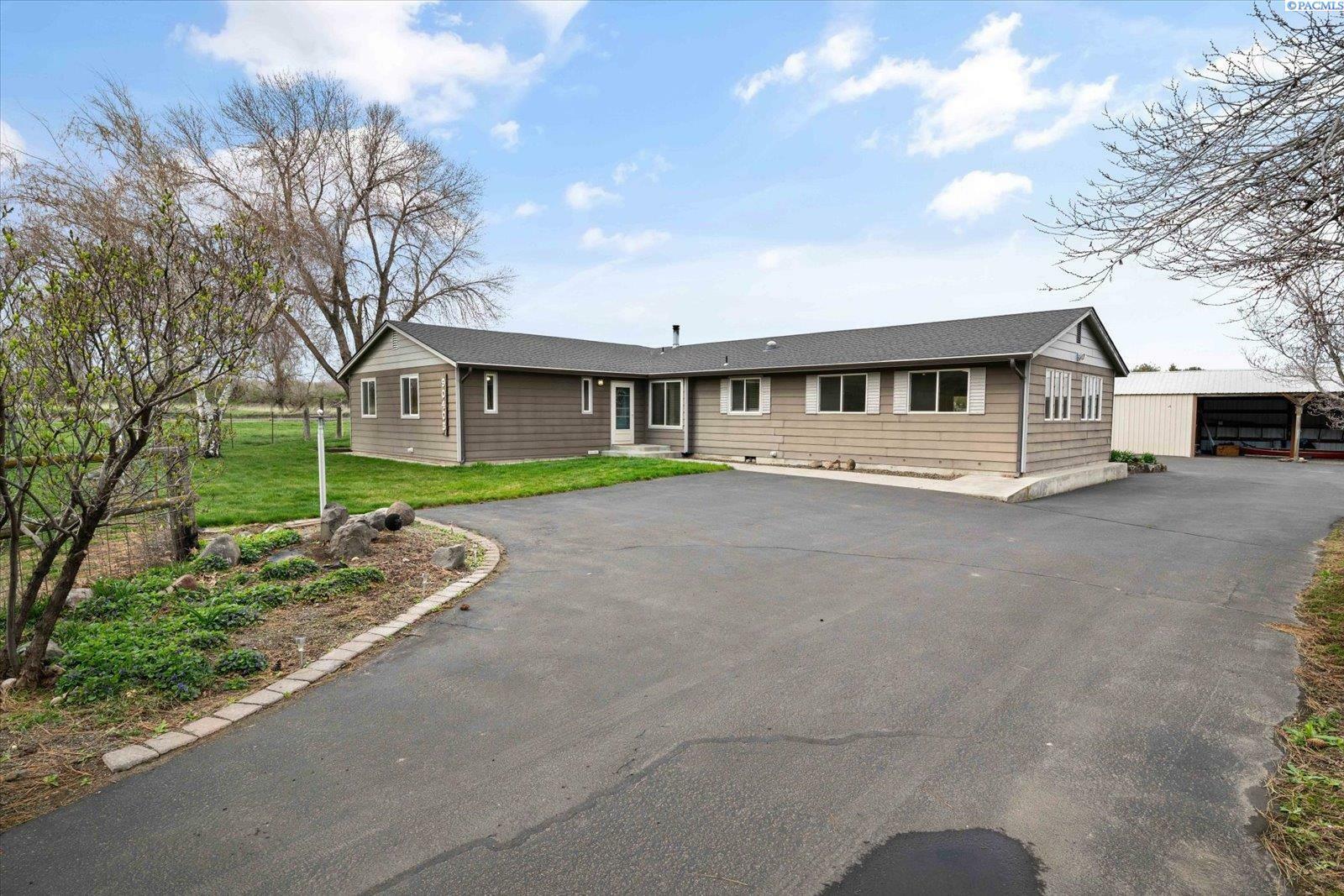Property Photo: 90403 W Hess Road WA 99350