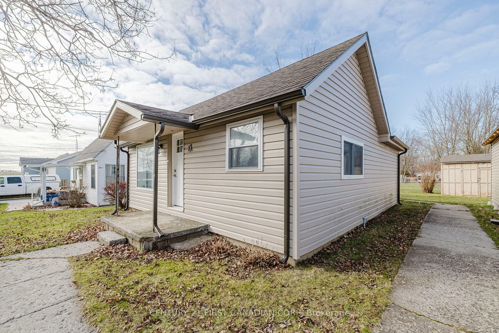 Property Photo: 47 Broadway Street ON N0P 2C0