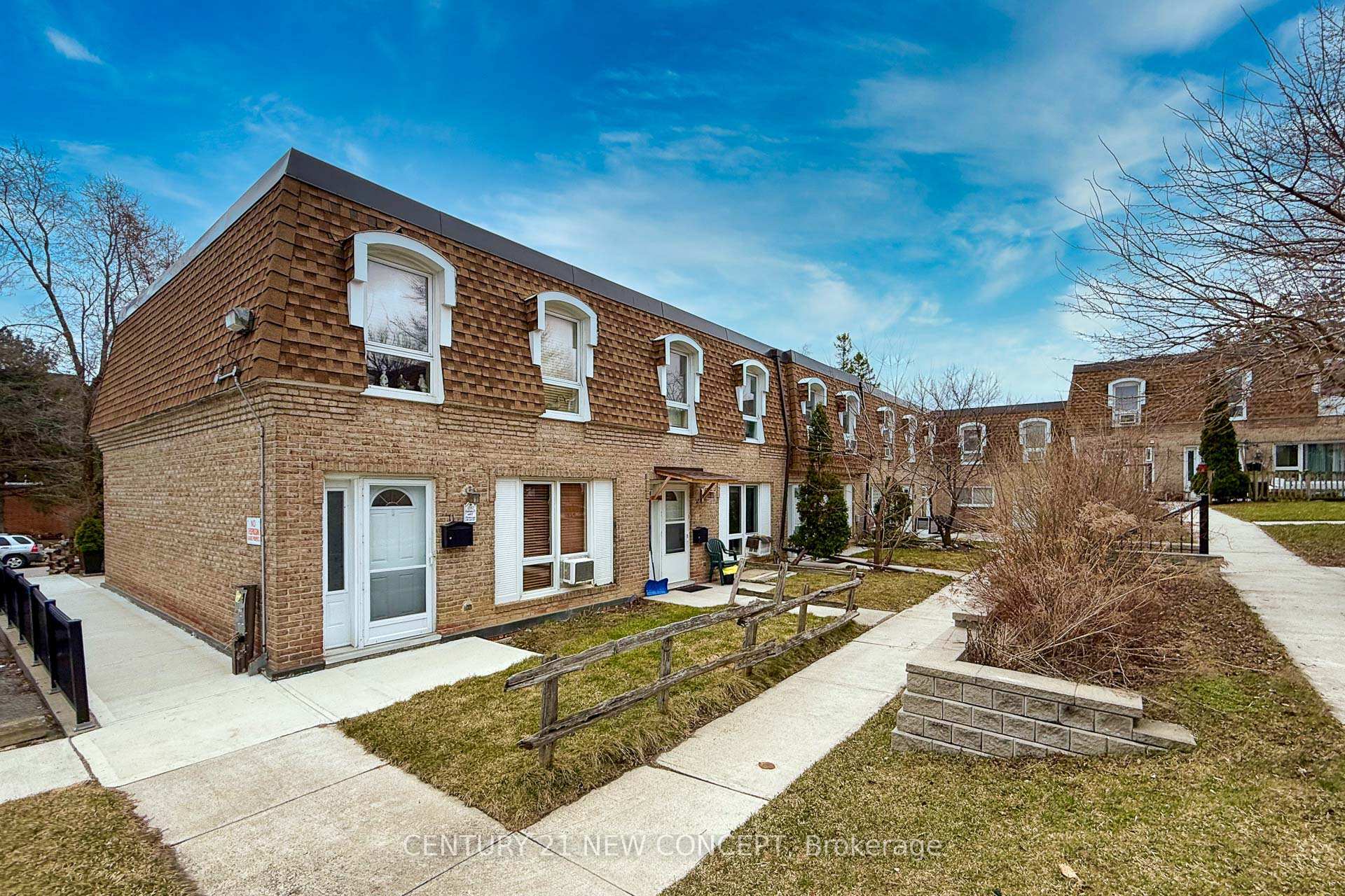1310 Gulleden Drive 13  Mississauga ON L4X 1Y9 photo