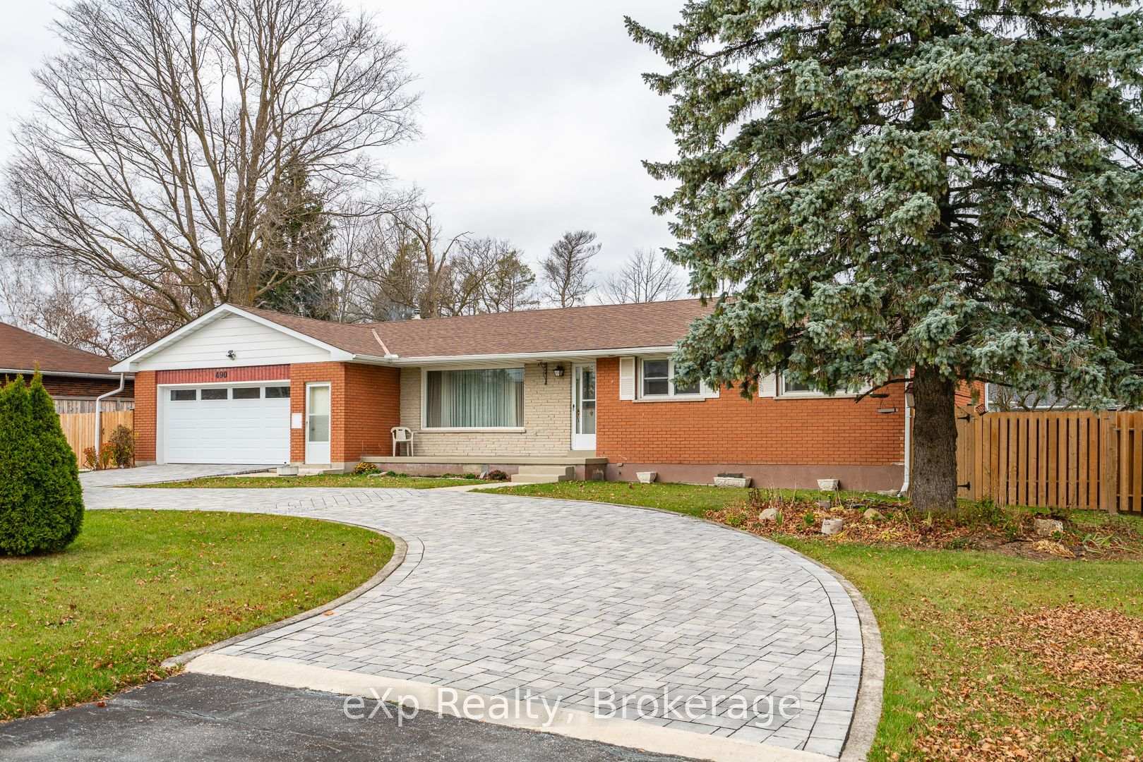 Property Photo: 490 Saddler Street E ON N0G 1R0