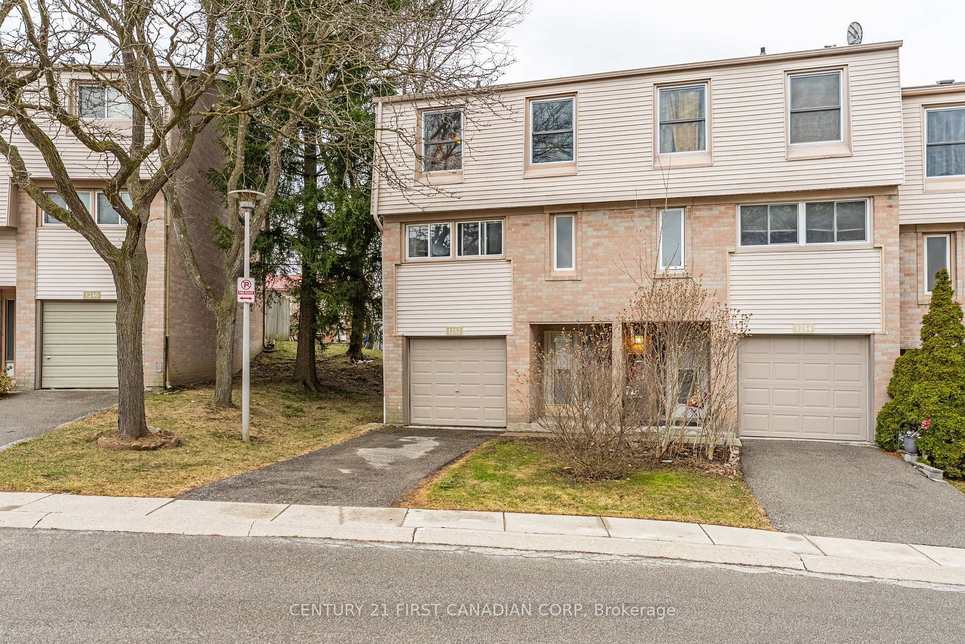 Property Photo: 1252 Limberlost Road ON N6G 3A5