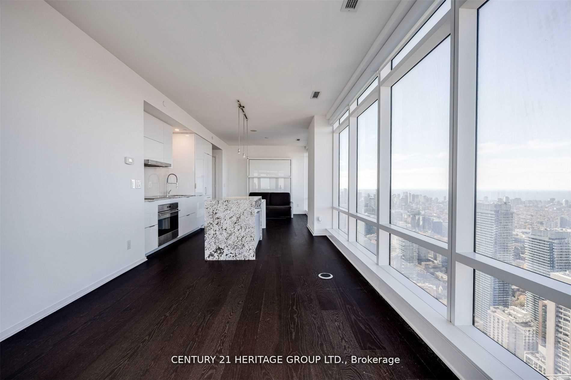 Photo de la propriété: 1 Bloor Street E 6409 ON M4W 0A8