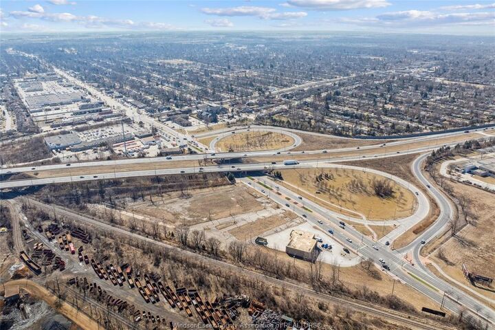 Property Photo:  2670-2714 Dougall Avenue  ON N9E 1R9 