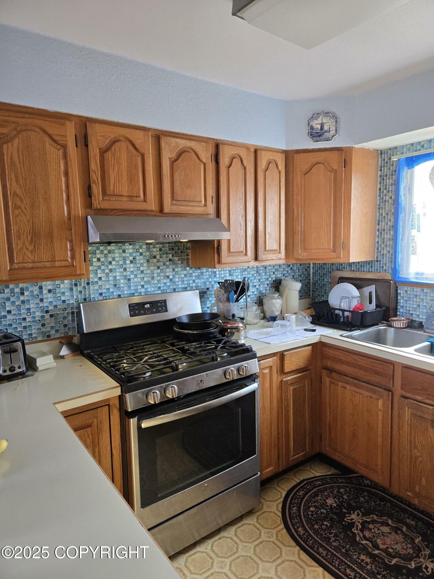 Property Photo: 378 W Riverview Avenue AK 99669