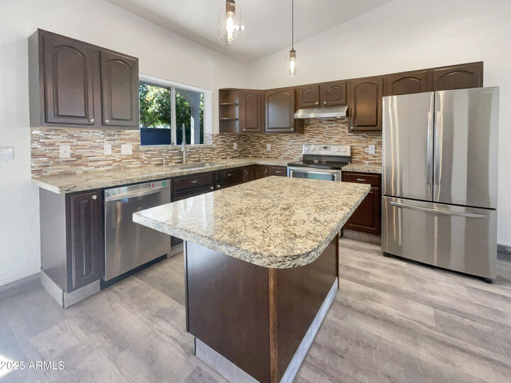 Property Photo: 1901 E Marquette Drive AZ 85234