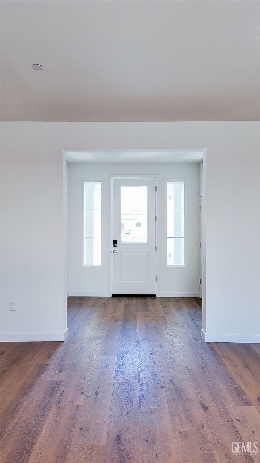 Property Photo: 12813 Kinnick Court CA 93311