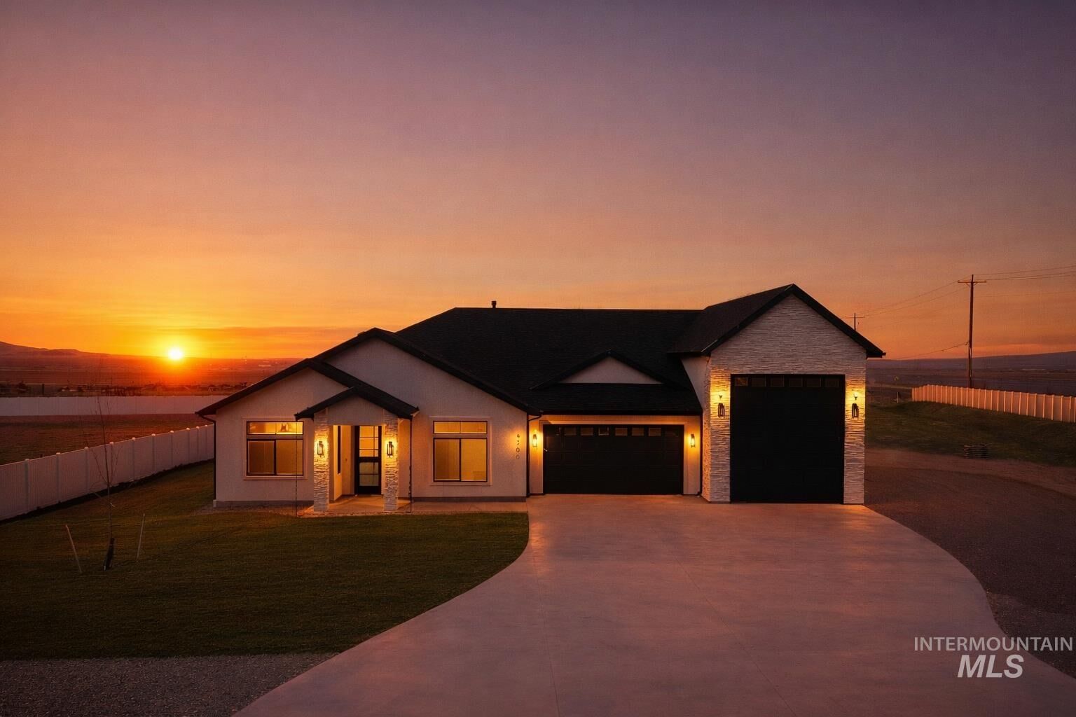 Property Photo:  4300 NW Purple Sage Cir  ID 83647 