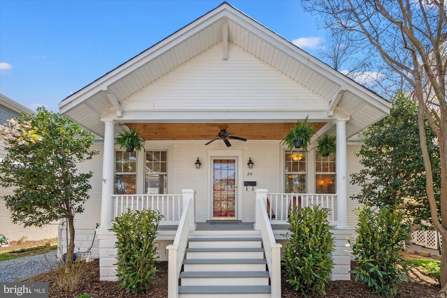 Property Photo: 20 W Masonic View Avenue VA 22301