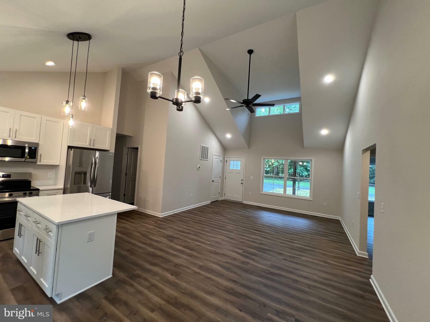 Property Photo: 605 Shorewood Drive VA 22443