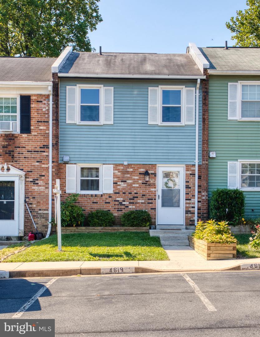 Property Photo: 4619 Charlton Court VA 22193