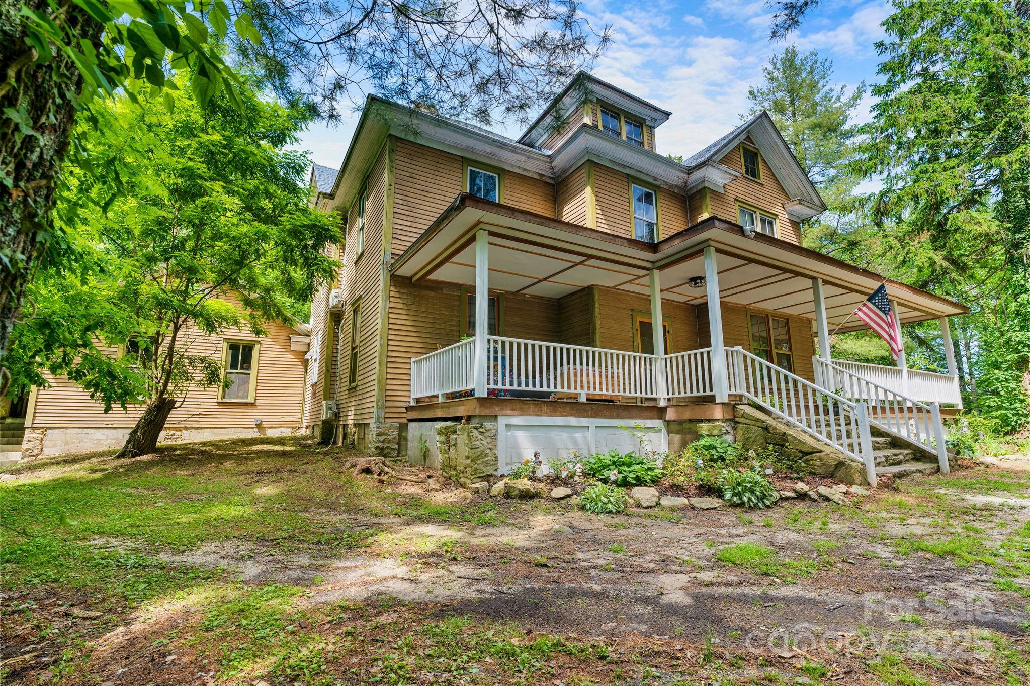 Property Photo: 305 Ficker Circle NC 28739