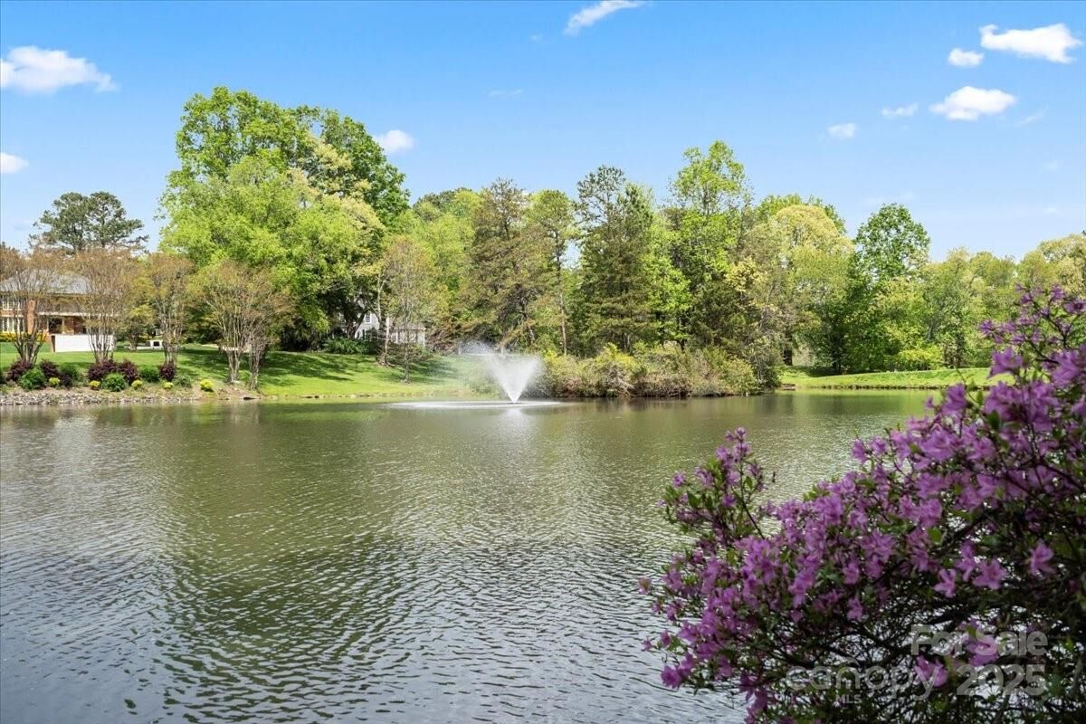 Property Photo:  1618 Heatherloch Drive  NC 28054 