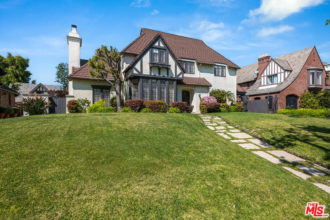 Property Photo: 157 N Las Palmas Ave CA 90004