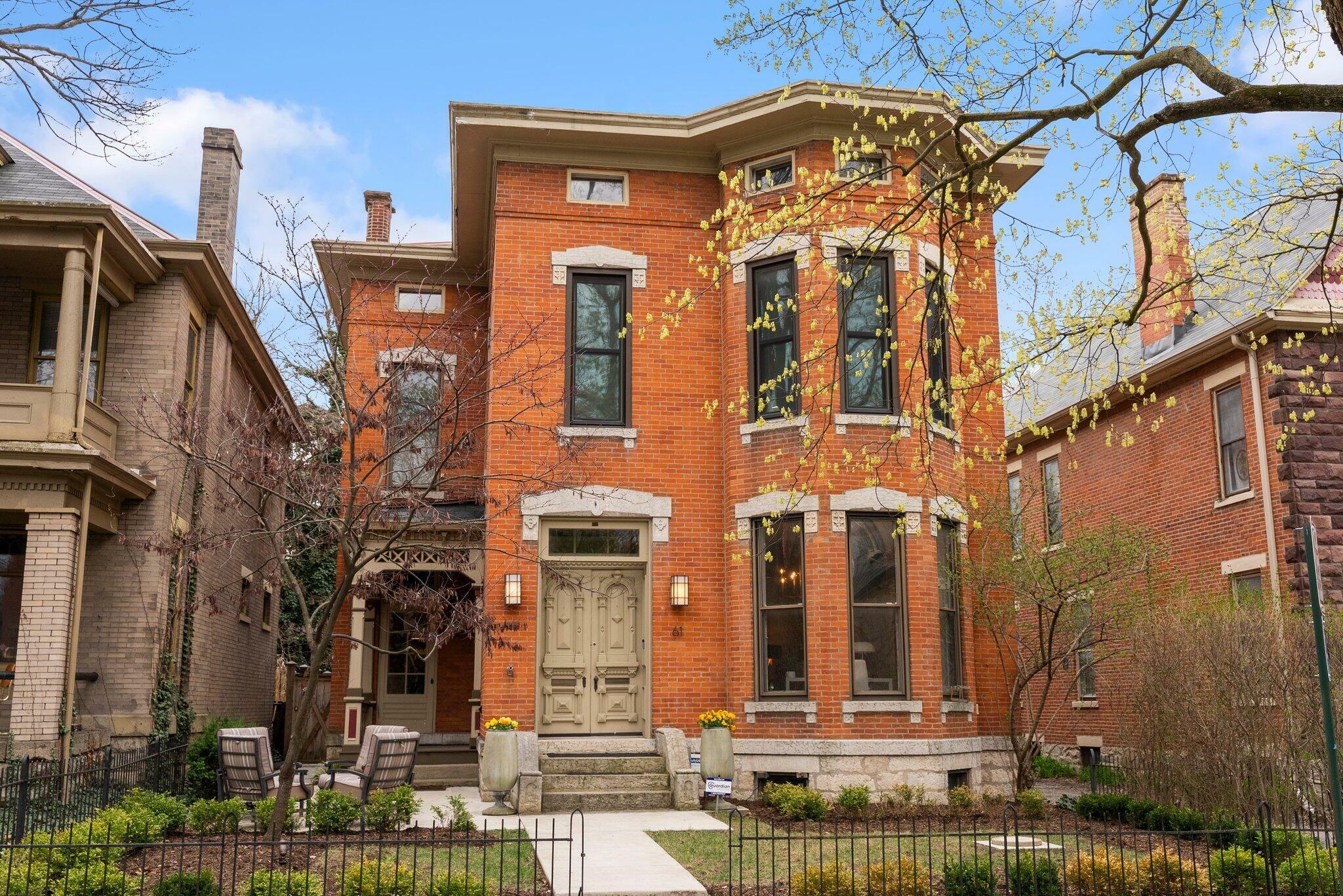 61 W 2nd Avenue  Columbus OH 43201 photo