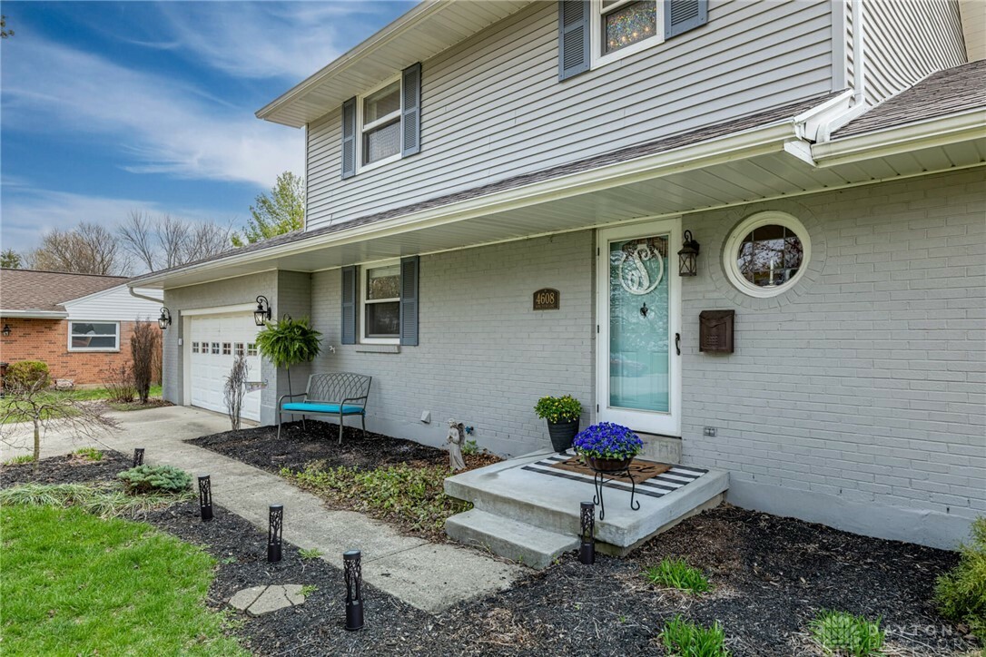 Property Photo: 4608 Wing View Lane OH 45429