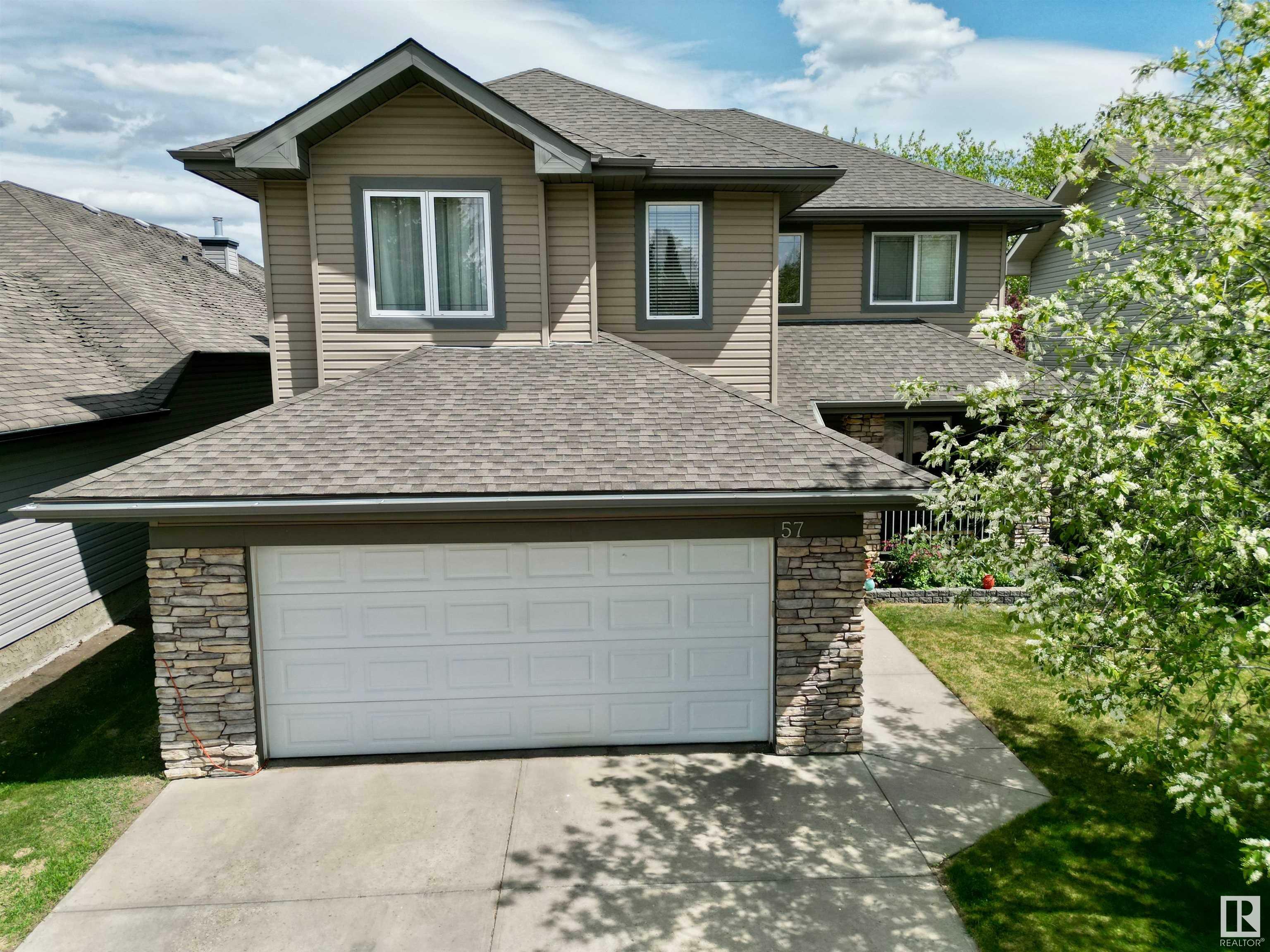 Photo de la propriété: 57 Homestead Crescent NW AB T5A 2Y1