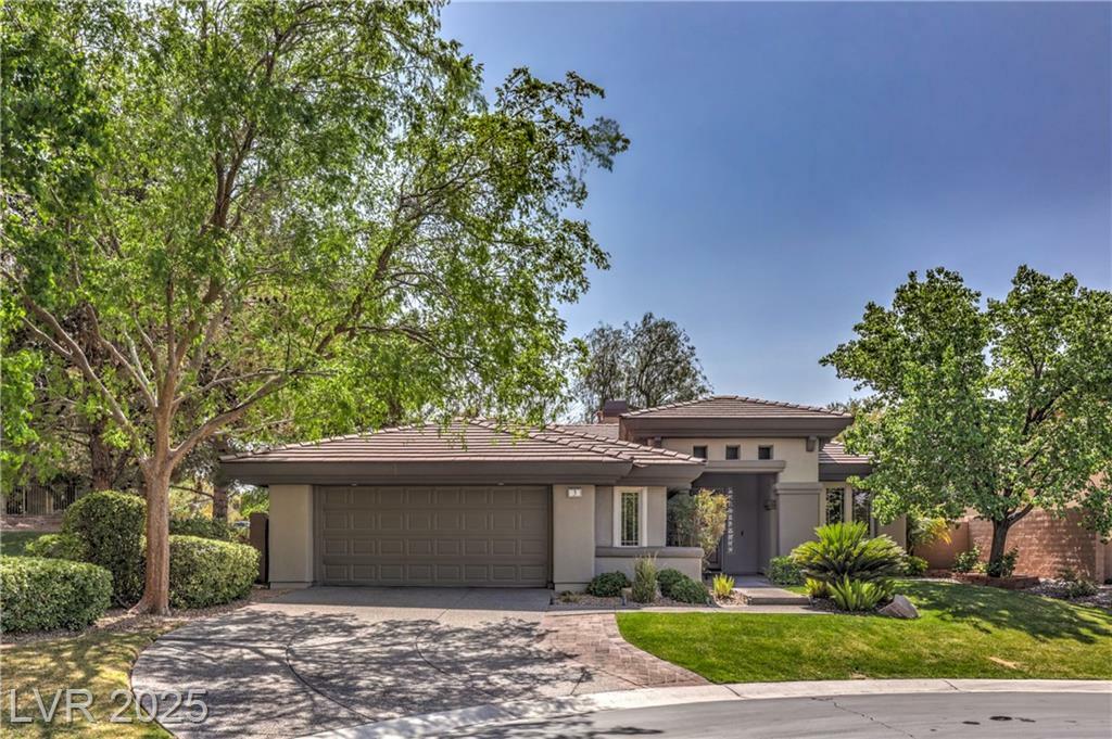 Property Photo:  3 Glendora Court  NV 89052 
